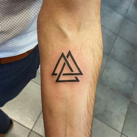 tatuajes y su significado para hombres|tatuajes minimalistas hombre.